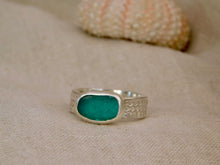 Load image into Gallery viewer, Teal Sea Glass Chunky Sterling Silver Ring