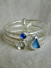Load image into Gallery viewer, Cornflower Blue Sea Glass Triple Sterling Silver Ring