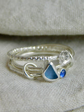 Load image into Gallery viewer, Cornflower Blue Sea Glass Triple Sterling Silver Ring