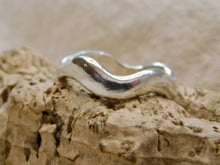 Load image into Gallery viewer, Smooth Waves Sterling Silver Ring