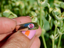 Load image into Gallery viewer, Statement Rhodolite Garnet Sterling Silver Ring