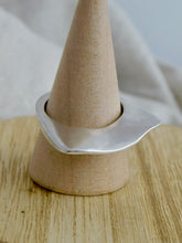 Load image into Gallery viewer, Wave Statment Sterling Silver Ring