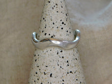 Load image into Gallery viewer, Smooth Waves Sterling Silver Ring