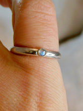 Load image into Gallery viewer, Tiny Labradorite Pebble Sterling Silver Ring