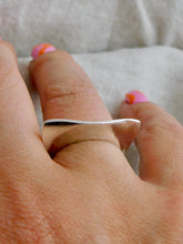 Load image into Gallery viewer, Wave Statment Sterling Silver Ring