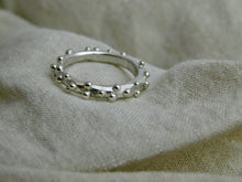 Load image into Gallery viewer, Geometric Spot Sterling Silver Ring
