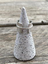 Load image into Gallery viewer, Reticulated Spinning Ring