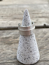 Load image into Gallery viewer, Reticulated Spinning Ring