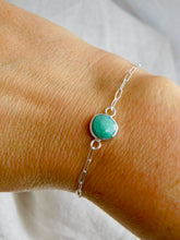 Load image into Gallery viewer, Emerald Sterling Silver Paperclip Chain Bracelet
