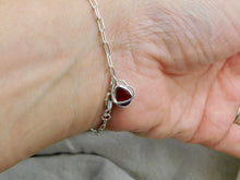 Load image into Gallery viewer, Mauve and Red Sea Glass Sterling Silver Paperclip Chain Bracelet
