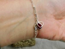Load image into Gallery viewer, Mauve and Red Sea Glass Sterling Silver Paperclip Chain Bracelet
