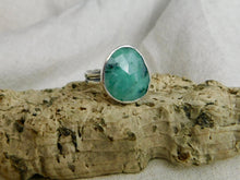 Load image into Gallery viewer, Emerald Aztec Stamped Sterling Silver Ring
