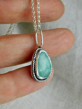 Load image into Gallery viewer, Emerald Rope Trim Sterling Silver Pendant
