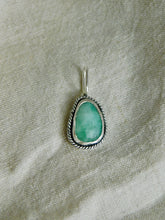 Load image into Gallery viewer, Emerald Rope Trim Sterling Silver Pendant
