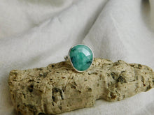 Load image into Gallery viewer, Emerald Aztec Stamped Sterling Silver Ring
