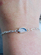 Load image into Gallery viewer, Mauve and Red Sea Glass Sterling Silver Paperclip Chain Bracelet
